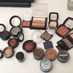 Various eye shadows and pigments +$100 of products